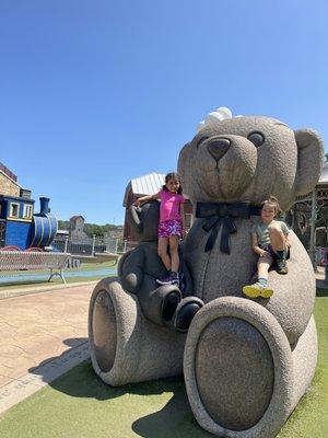 Large teddy bear at the entrance