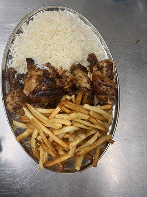 Frango no Churrasco 
BBQ Chicken Served w/ French Fries and Rice