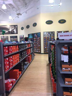 Dick's Sporting Goods of North Attleborough -- 1360 South Washington Street / Route 1, North Attleborough       Interior