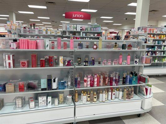 Newly remodeled beauty area- looks great