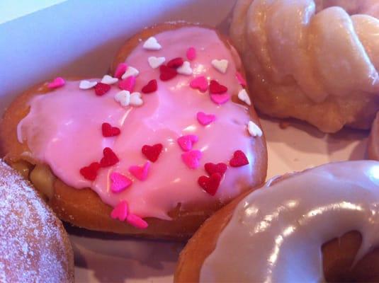 Valentine's day is coming and Dunkin Donuts won't miss it of course.