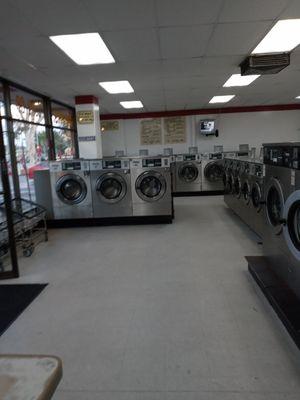 This laundry mat is a nice and clean place . Miss Betty is very helpful and nice . she welcomes you in and thanks you for coming