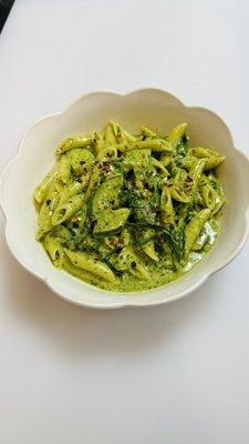 Penen pesto with zucchini and spinach