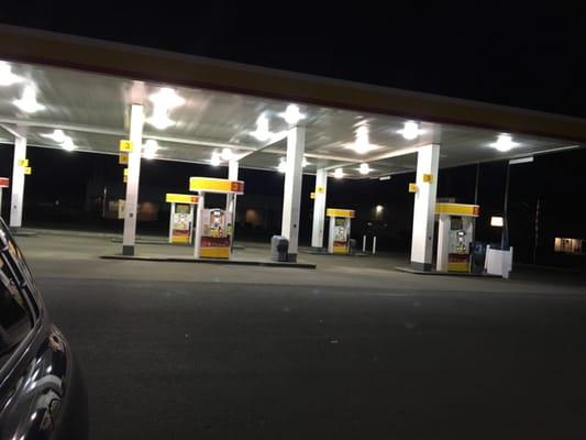 FYI no place to get diesel gas in Lincoln City at night unless you have a business card!