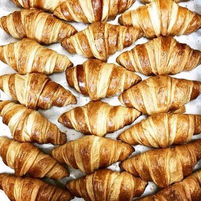 Croissants (plain, chocolate or almond)