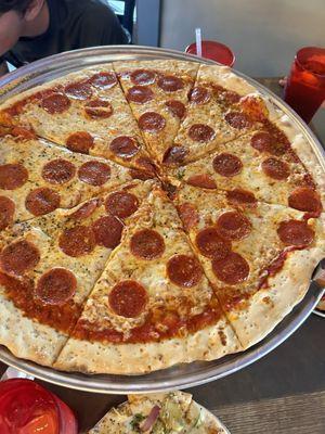 Large pepperoni pizza