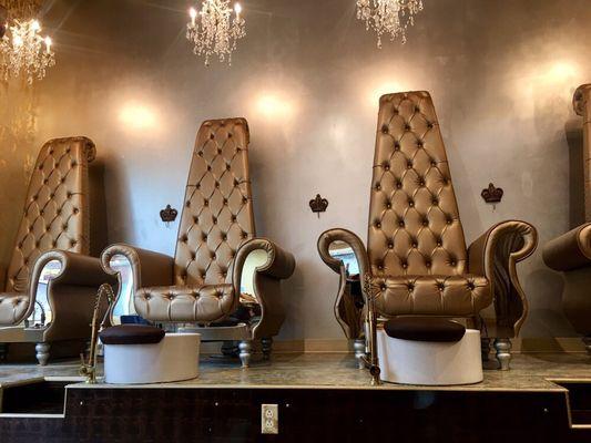 Pedicure thrones