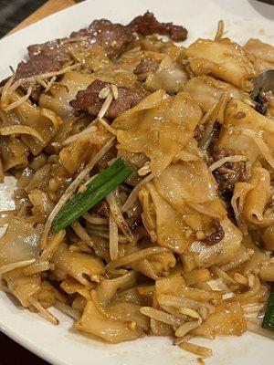 96. Beef Chow Fun