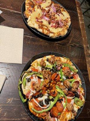 Caboose & bbq boxcar happy hour pizzas