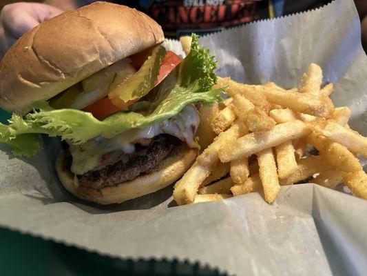 Smash burger single and fries