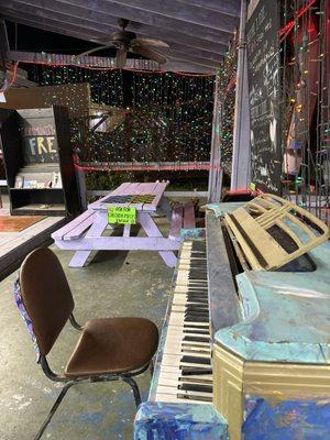 Piano outside