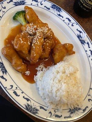 Sesame chicken lunch special