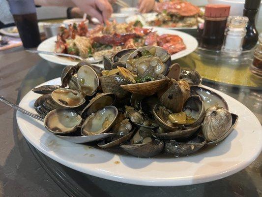 Clams with black bean sauce