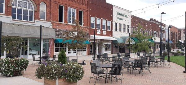 Hickory, NC: Small Town Charm with Fun City Amenities