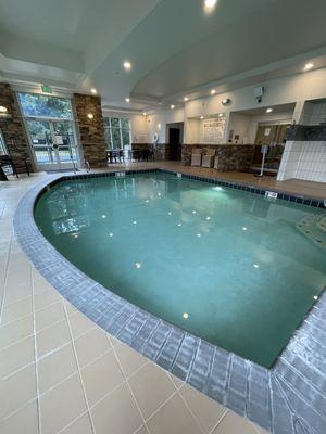 Pool & hot tub