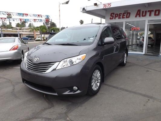 Toyota 2012 sienna XLE loaded