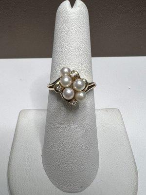 Cluster set pearl & diamond ring