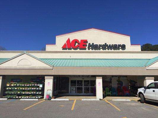 New Broadmoor Ace Hardware