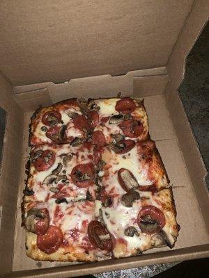 Mushroom and pepperoni small pizza