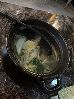 Vegetarian Mifen in clay pot