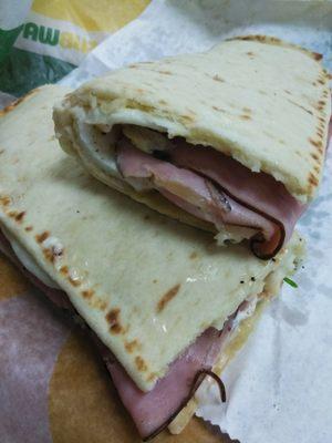 Black Forest ham, egg whites and provolone cheese, spinach and tomatoes