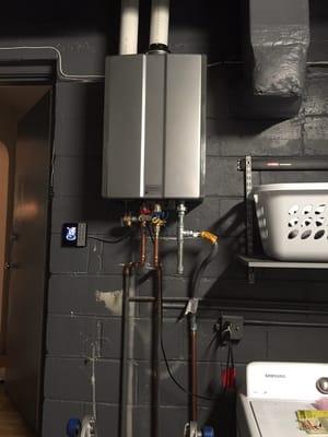 Rinnai Tankless gas water heater with built in recirculation pump