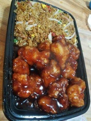 General Tso's chicken dinner combo w/fried rice and eggroll $8.80