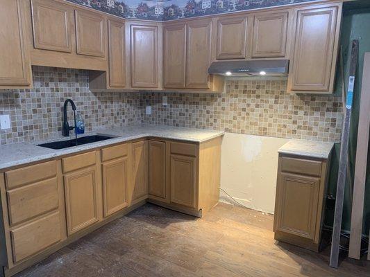 Kitchen Backsplash and hood range