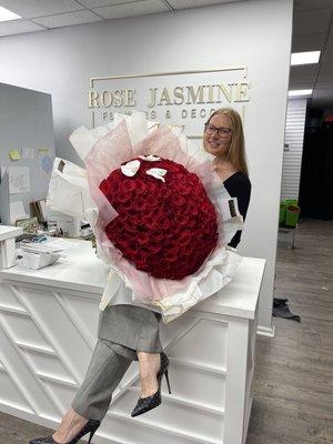 200 premium cut long stem roses wrapping bouquet