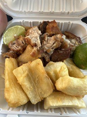 Chicharron con Yuca