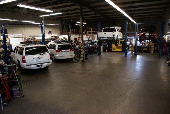 Autologic Quality Auto Repair in Bellevue Washington ready for a busy day.