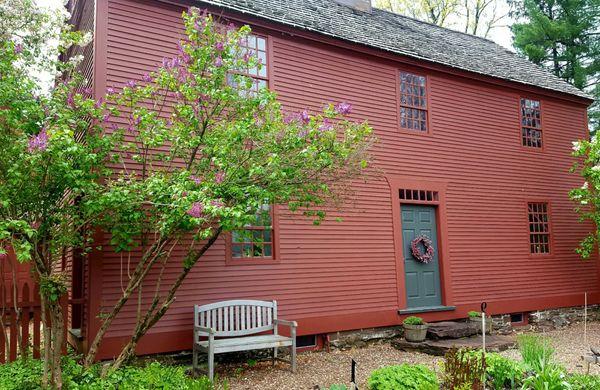 Façade of the original house bulit 1700s where Noah Webster was born (May 4th 2019)