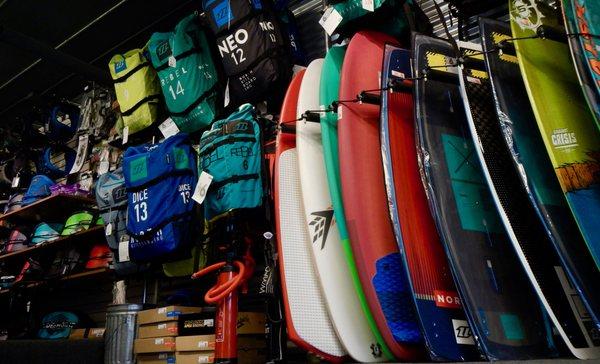 Kiteboarding lessons and top quality gear from Naish North Slingshot and more.