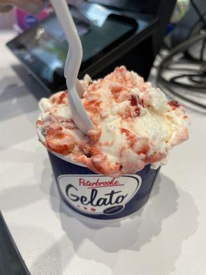 One scoop of Strawberry Cheesecake Gelato