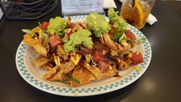 Tuna poke nachos