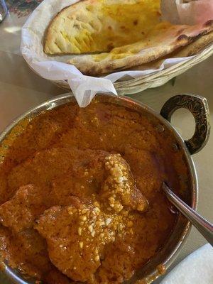 Lamb Makhnwaia and garlic nan