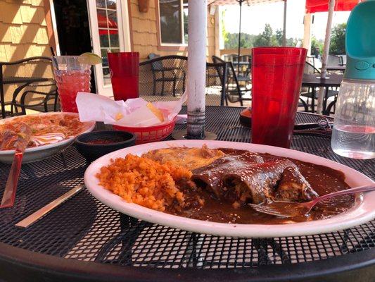 Mole enchiladas