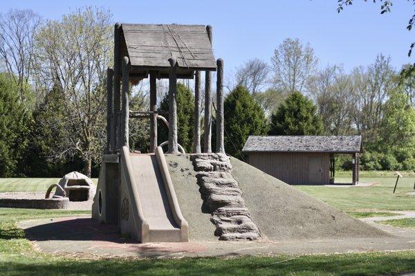 Playground at River Road Park