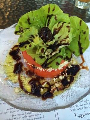 Beefsteak tomato salad with Gorgonzola