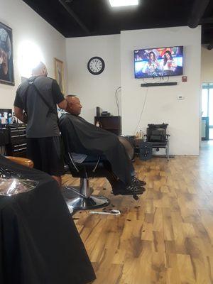 My dad getting a hair cut !!