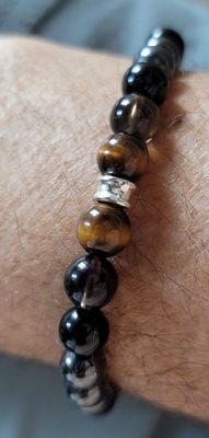 Focus, protection and power bracelet. Hemetite, tiger's eye, smoky quartz and black onyx.