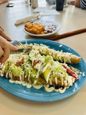 Carnitas flautas