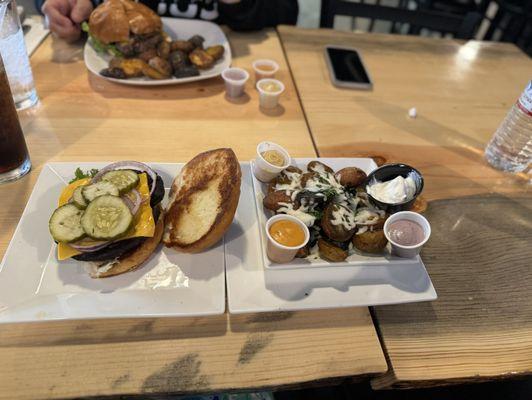 Portobello Mushroom Burger (Betsy Ross) and Loaded JuJu Roasted Potatoes with no bacon.