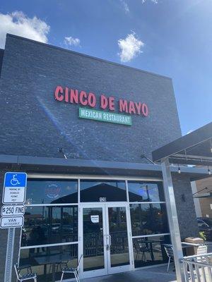 Entrance to Cinco de Mayo