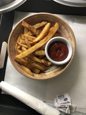 Room service-filling & fresh french fries