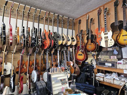 Lots of used guitars to browse