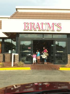 A family enjoying Braum's