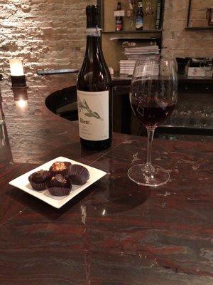 Bottle of nebbiolo plus truffles