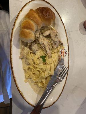 Fettuccini Alfredo with grilled chicken