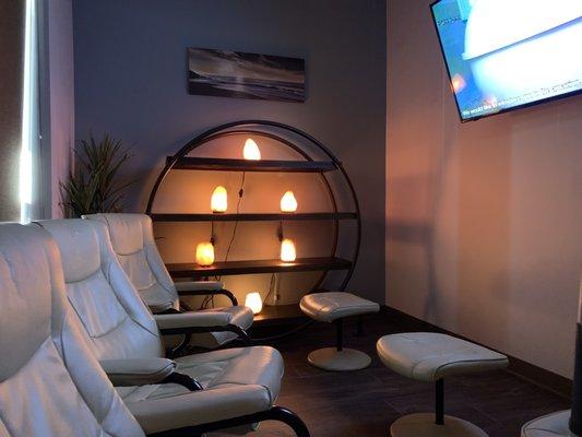 Clients relaxation lounge with video prior to entering float